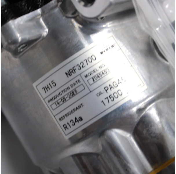 Volvo / Renault Airco Compressor 20587125 | 7482704531 Nieuw! - Compresseur de climatisation pour Camion: photos 3 Volvo / Renault Airco Compressor 20587125 | 7482704531 Nieuw! - Compresseur de climatisation pour Camion: photos 3