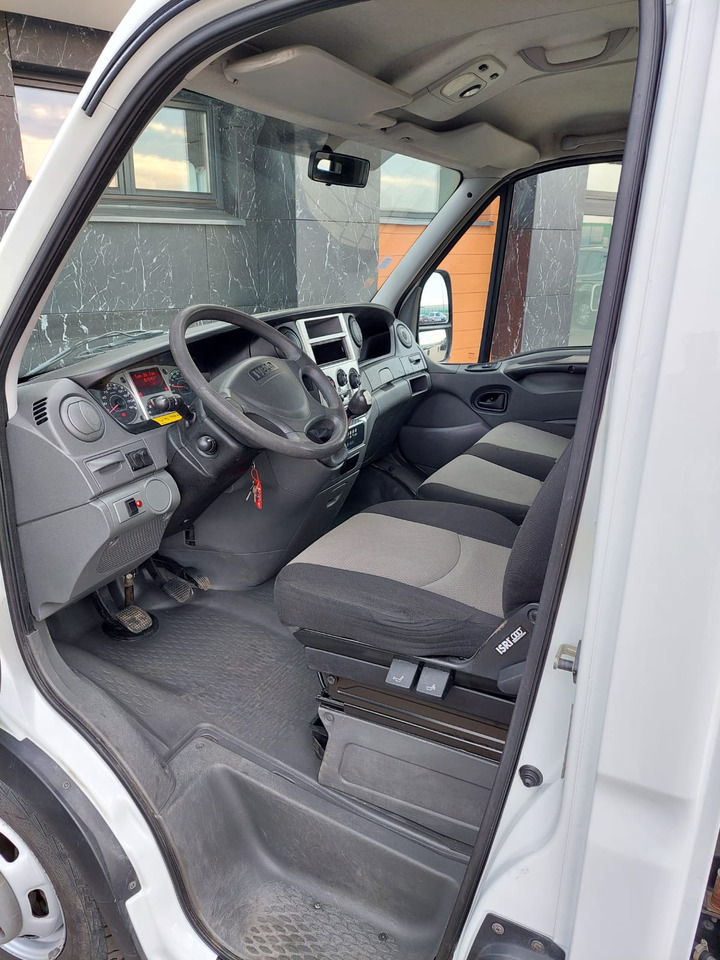 Iveco 35C11 - Camion avec nacelle: photos 5 Iveco 35C11 - Camion avec nacelle: photos 5