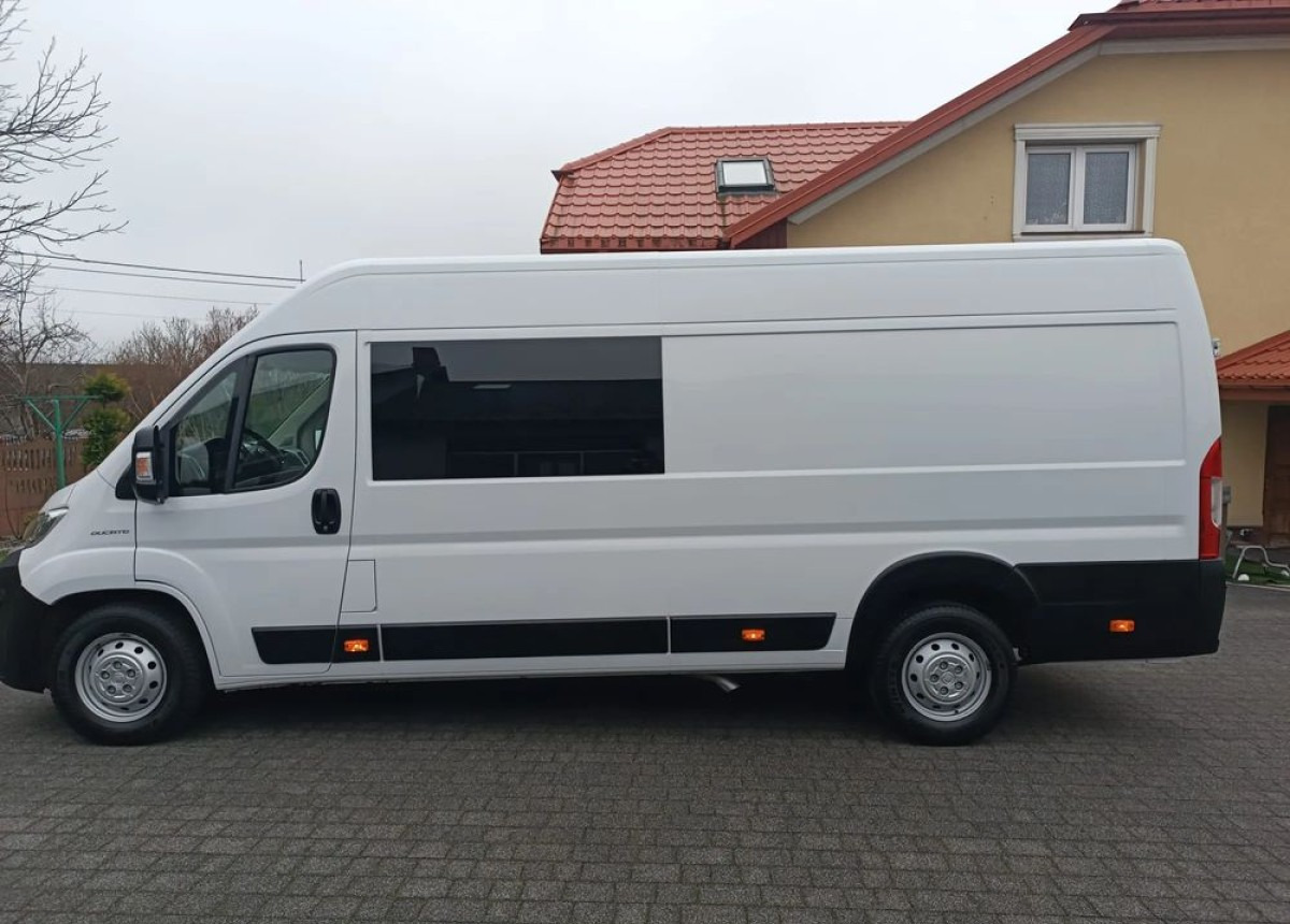 Fiat Ducato Max Brygadowy 7-osobowy 2.3 180ps. - Utilitaire double cabine: photos 3 Fiat Ducato Max Brygadowy 7-osobowy 2.3 180ps. - Utilitaire double cabine: photos 3