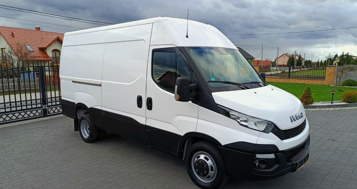 Fourgon utilitaire Iveco Daily 35C13 Blaszak L3H2 na bliźniakach VAT 23: photos 9