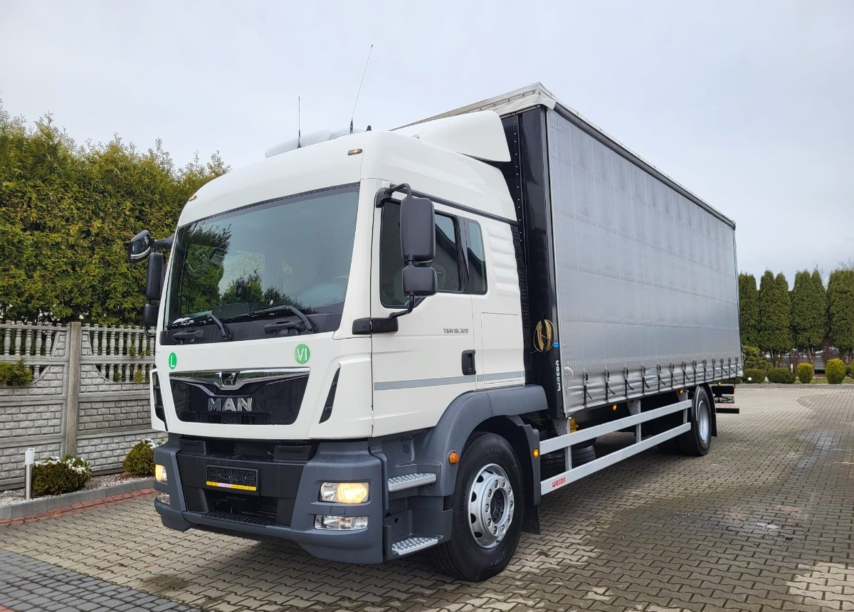 MAN Man Salon Polska I własciciel Serwisowany Bezwypadkowy 18/320 - Camion à rideaux coulissants: photos 1 MAN Man Salon Polska I własciciel Serwisowany Bezwypadkowy 18/320 - Camion à rideaux coulissants: photos 1