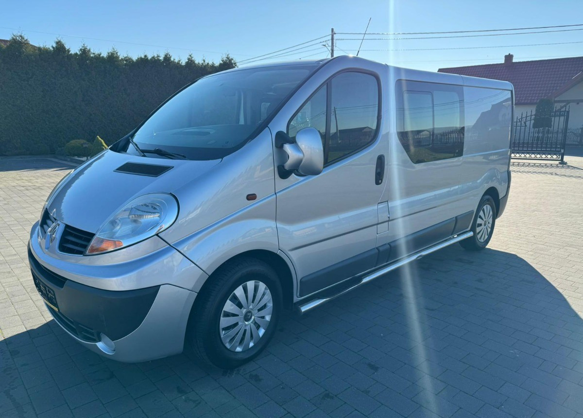 Renault Trafic 2.5 150ps 5- osobowy Doka Stan B. Dobry - Utilitaire double cabine: photos 1 Renault Trafic 2.5 150ps 5- osobowy Doka Stan B. Dobry - Utilitaire double cabine: photos 1