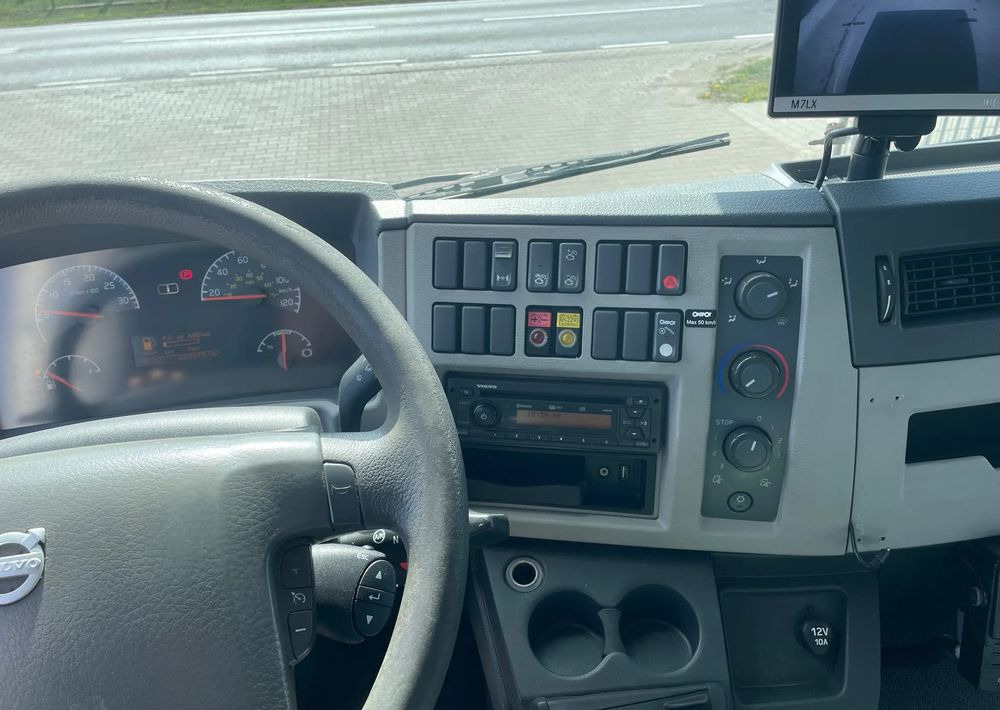 Camion frigorifique Volvo FL 18.260 CHŁODNIA, EURO 5!: photos 12