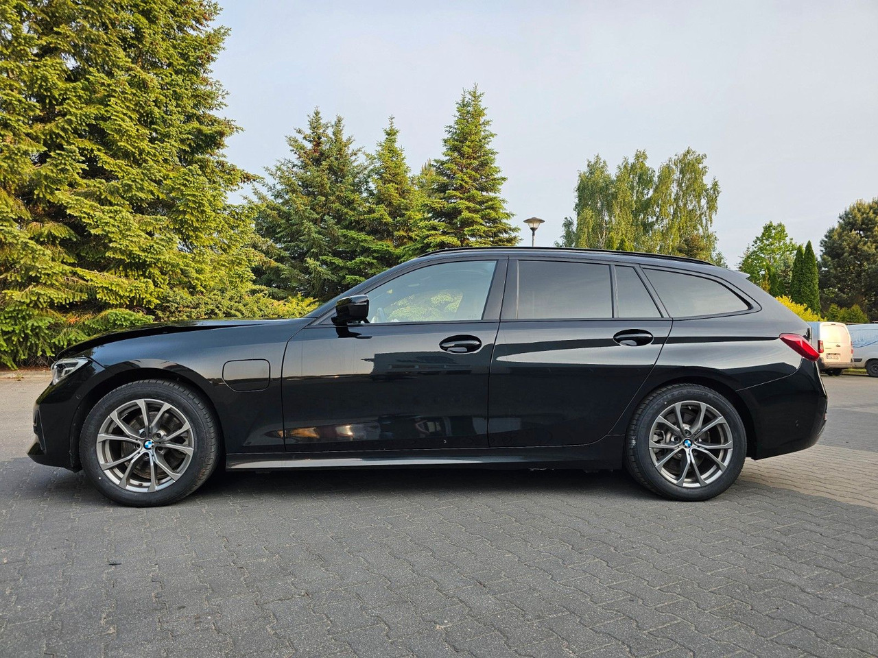 BMW 320e xDrive Touring Sport Automatic Sehr gepfleg - Voiture: photos 3 BMW 320e xDrive Touring Sport Automatic Sehr gepfleg - Voiture: photos 3