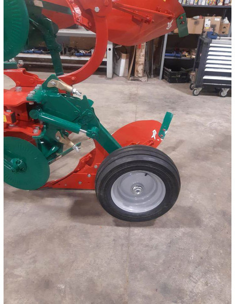 Kverneland 150 B variomat 4 schaar - Charrue: photos 5 Kverneland 150 B variomat 4 schaar - Charrue: photos 5