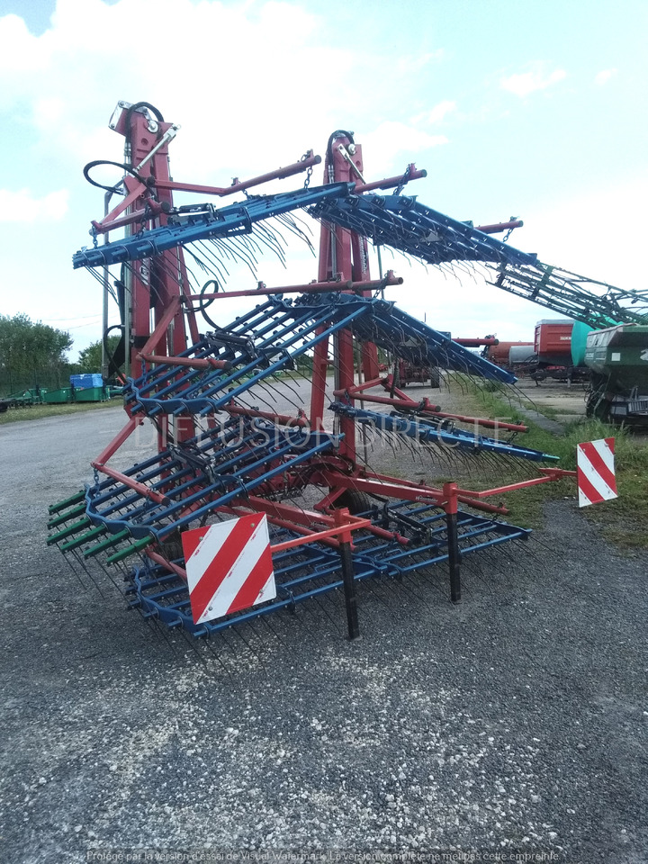 HATZENBICHLER HERSE ETRILLE 12M - Herse étrille: photos 4 HATZENBICHLER HERSE ETRILLE 12M - Herse étrille: photos 4