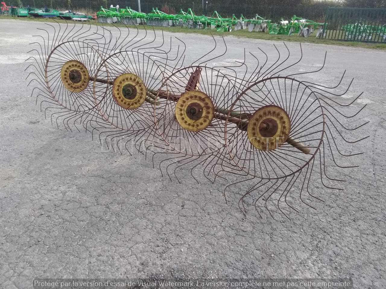 JOHN DEERE ANDAINEUR P 140 - Faneuse: photos 3 JOHN DEERE ANDAINEUR P 140 - Faneuse: photos 3