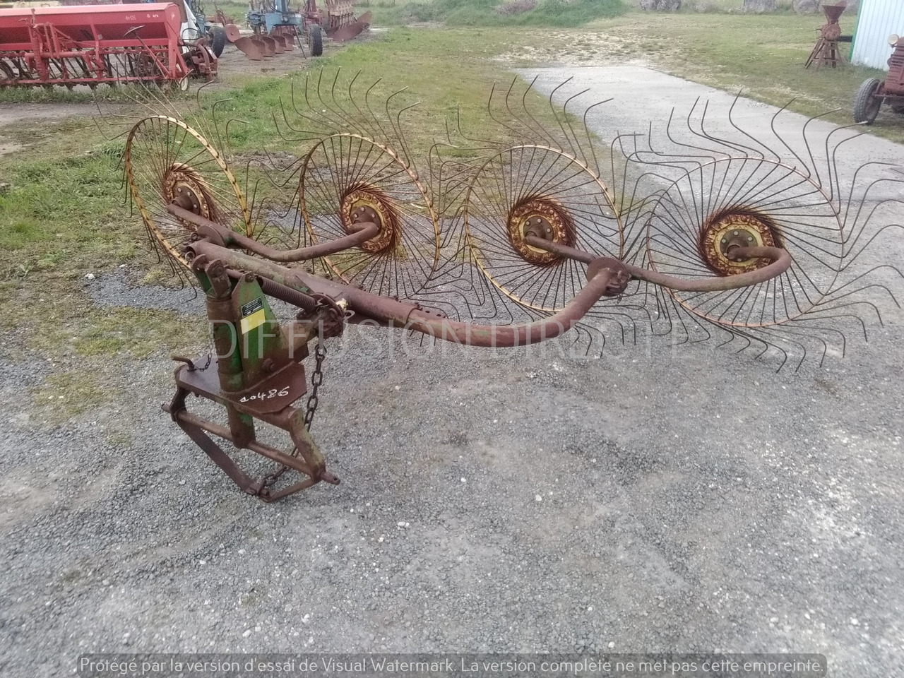 JOHN DEERE ANDAINEUR P 140 - Faneuse: photos 3 JOHN DEERE ANDAINEUR P 140 - Faneuse: photos 3