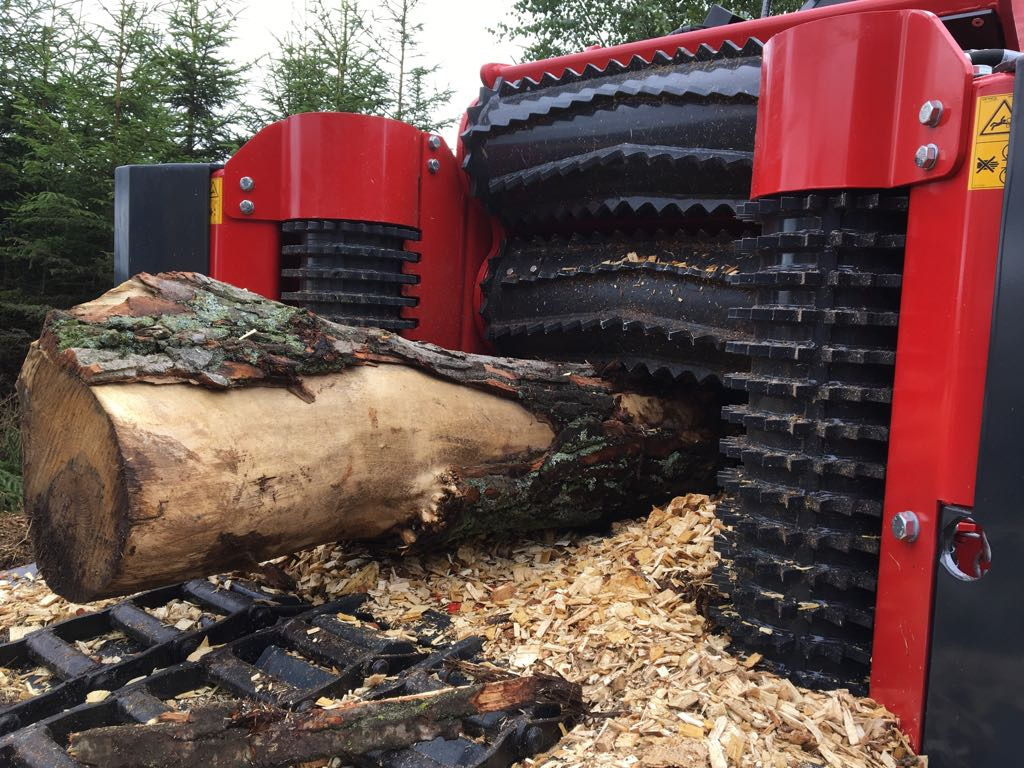 UFKES GREENTEC 962 - Broyeur de végétaux: photos 5 UFKES GREENTEC 962 - Broyeur de végétaux: photos 5