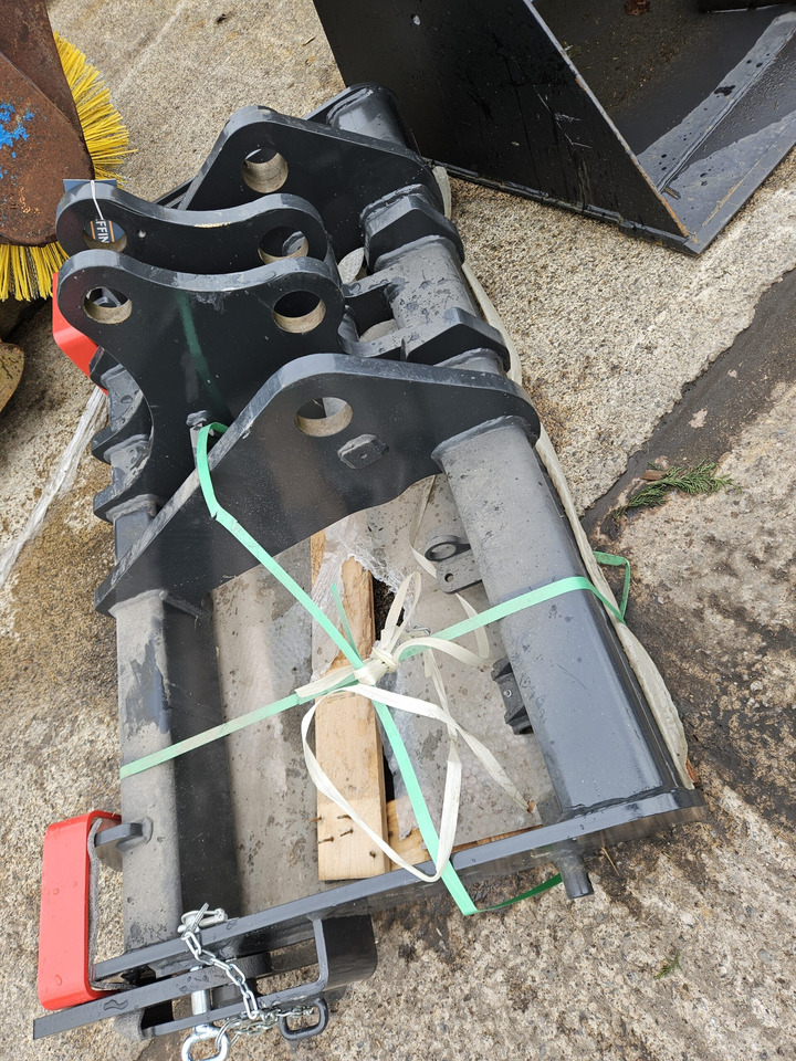 JCB Headstock carriage for Bobcat/MF Handler - Accessoire pour Chariot télescopique: photos 1 JCB Headstock carriage for Bobcat/MF Handler - Accessoire pour Chariot télescopique: photos 1