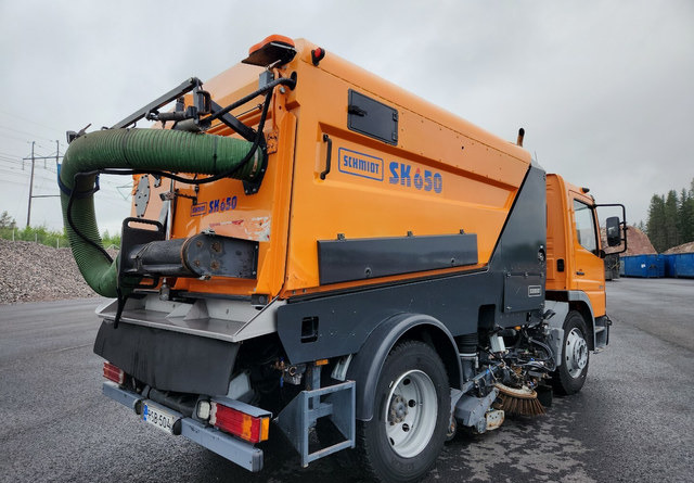 SchmidtSK650 Atego 85kmh/h - Balayeuse de voirie: photos 5 SchmidtSK650 Atego 85kmh/h - Balayeuse de voirie: photos 5