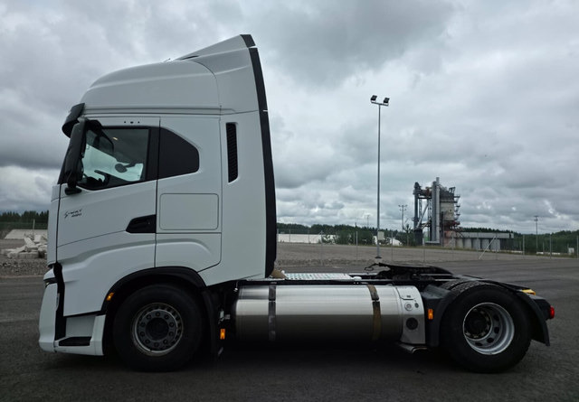 IvecoS-Way 460 4x2 LNG / LBG - Tracteur routier: photos 2 IvecoS-Way 460 4x2 LNG / LBG - Tracteur routier: photos 2