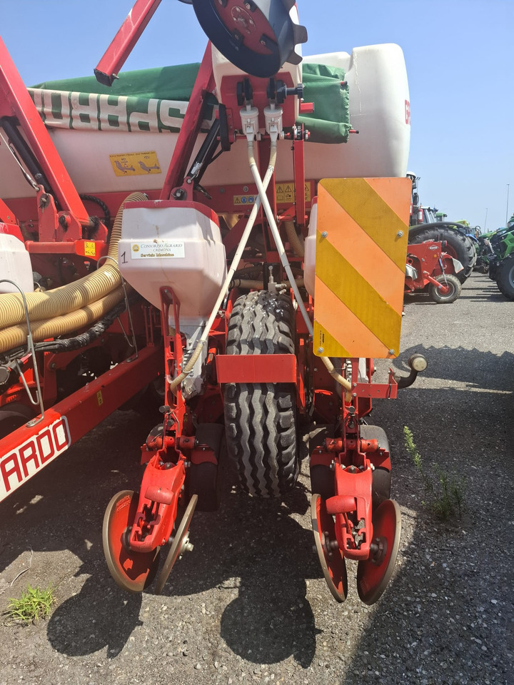 GASPARDO RENATA - Semoir monograine: photos 3 GASPARDO RENATA - Semoir monograine: photos 3