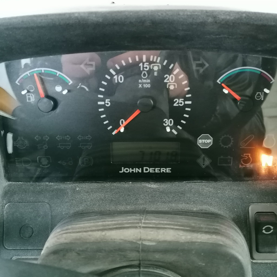 JOHN DEERE 5070 M - Tracteur agricole: photos 5 JOHN DEERE 5070 M - Tracteur agricole: photos 5