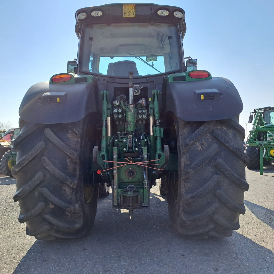 JOHN DEERE 6210R - Tracteur agricole: photos 4 JOHN DEERE 6210R - Tracteur agricole: photos 4