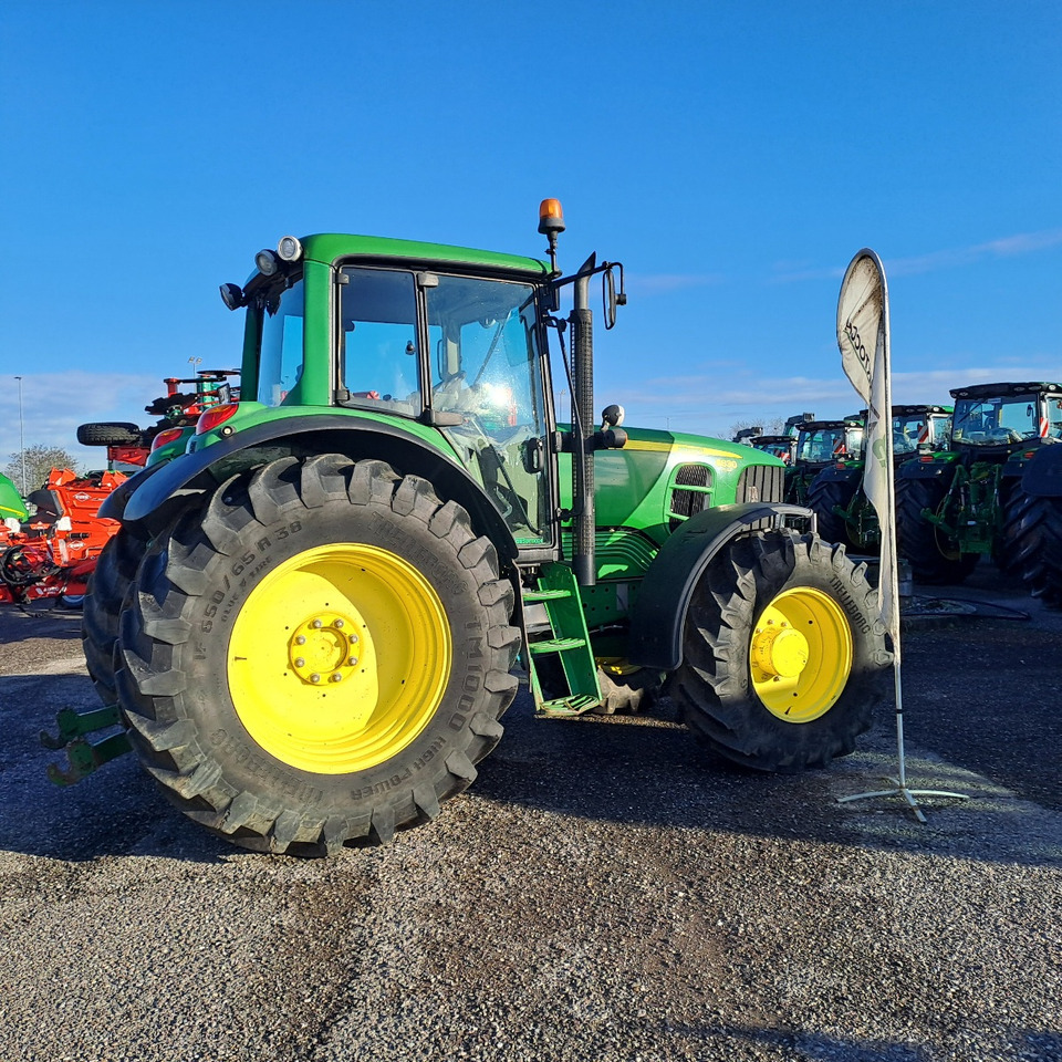 JOHN DEERE 6830 - Tracteur agricole: photos 4 JOHN DEERE 6830 - Tracteur agricole: photos 4