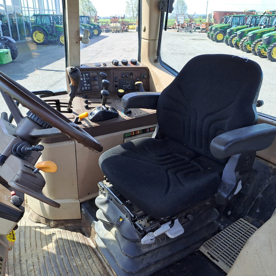 JOHN DEERE 6910 - Tracteur agricole: photos 5 JOHN DEERE 6910 - Tracteur agricole: photos 5