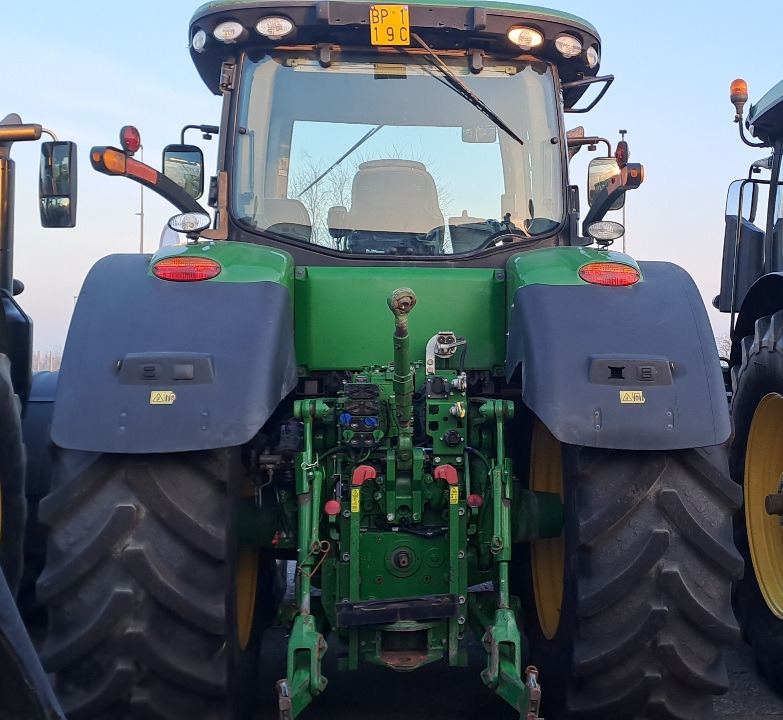 JOHN DEERE 7230R - Tracteur agricole: photos 4 JOHN DEERE 7230R - Tracteur agricole: photos 4