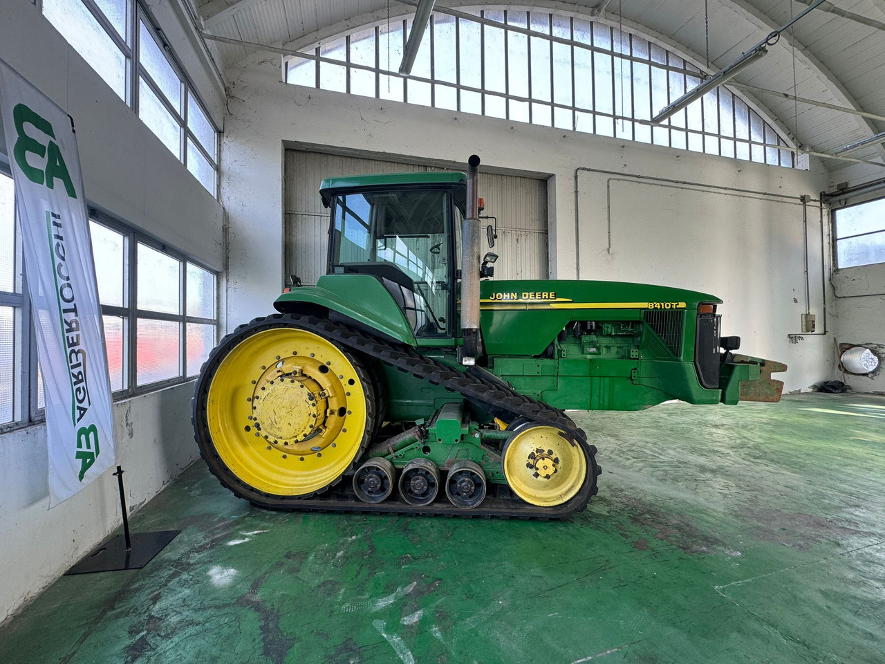 JOHN DEERE 8410T - Tracteur agricole: photos 4 JOHN DEERE 8410T - Tracteur agricole: photos 4