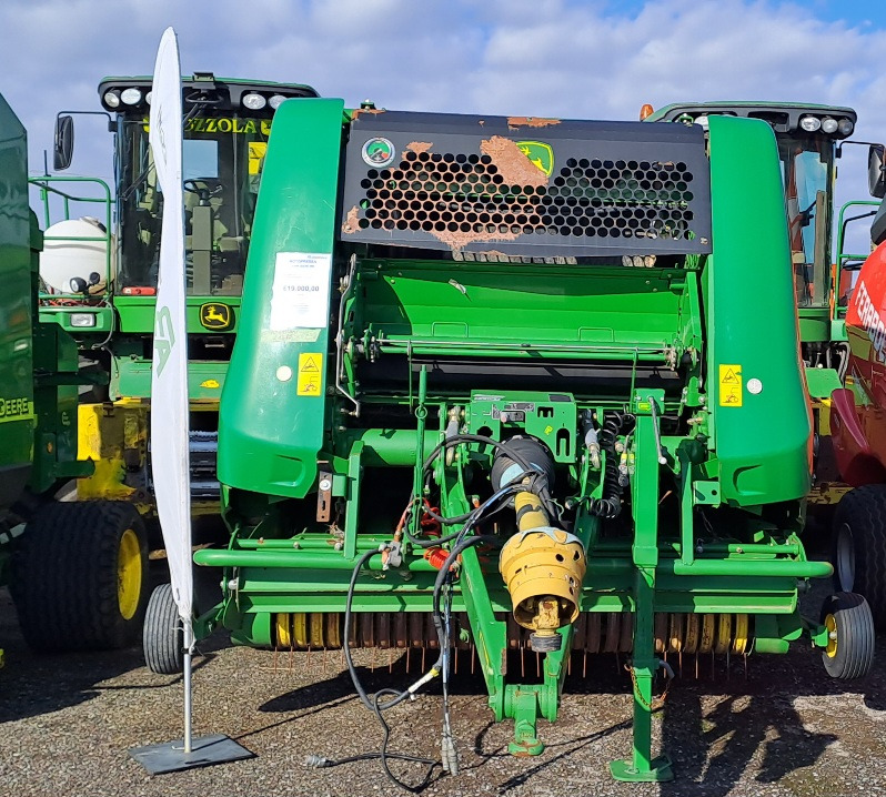 JOHN DEERE 960 - Presse à balles rondes: photos 2 JOHN DEERE 960 - Presse à balles rondes: photos 2