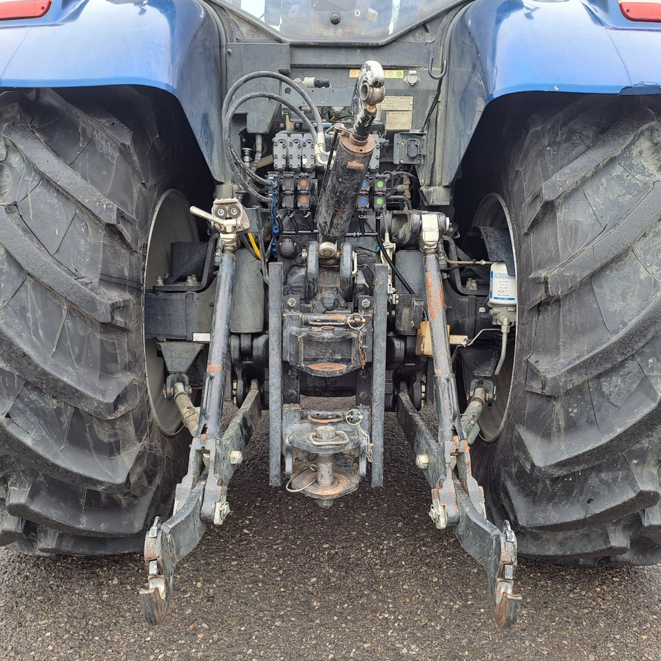 NEW HOLLAND T7.270 BLUEPOWER - ASTA AGRIBERTOCCHI — crédit-bail NEW HOLLAND T7.270 BLUEPOWER - ASTA AGRIBERTOCCHI: photos 8 NEW HOLLAND T7.270 BLUEPOWER - ASTA AGRIBERTOCCHI — crédit-bail NEW HOLLAND T7.270 BLUEPOWER - ASTA AGRIBERTOCCHI: photos 8