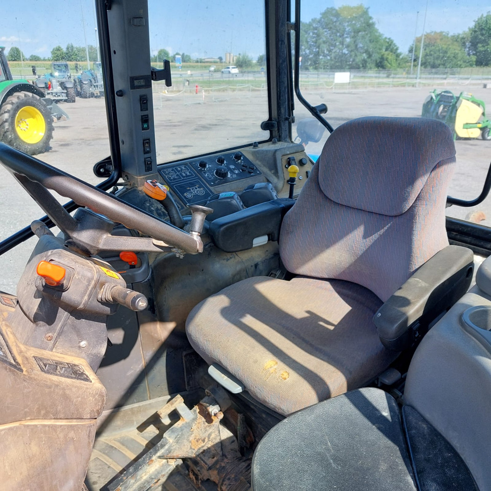 NEW HOLLAND TM 190 - Tracteur agricole: photos 2 NEW HOLLAND TM 190 - Tracteur agricole: photos 2