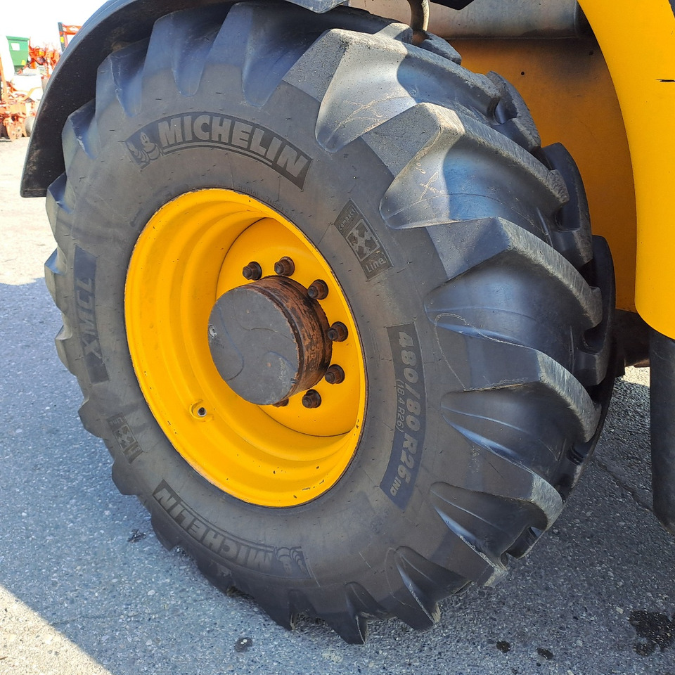 TELESCOPICO JCB 550-80 AGRIPLUS - ASTA AGRIBERTOCCHI - Chariot télescopique: photos 5 TELESCOPICO JCB 550-80 AGRIPLUS - ASTA AGRIBERTOCCHI - Chariot télescopique: photos 5