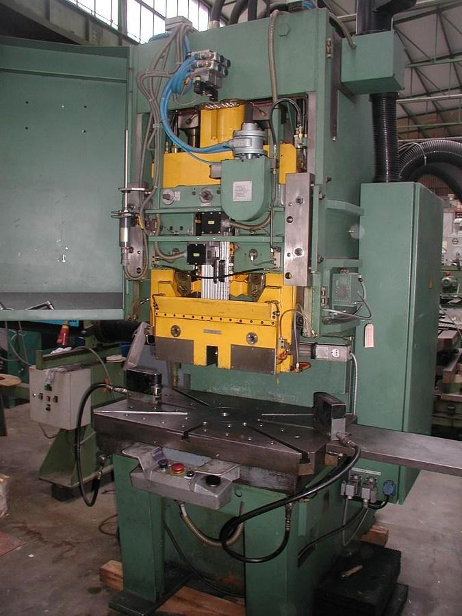 Kniehebelpresse BRUDERER - Machine à métaux: photos 4 Kniehebelpresse BRUDERER - Machine à métaux: photos 4