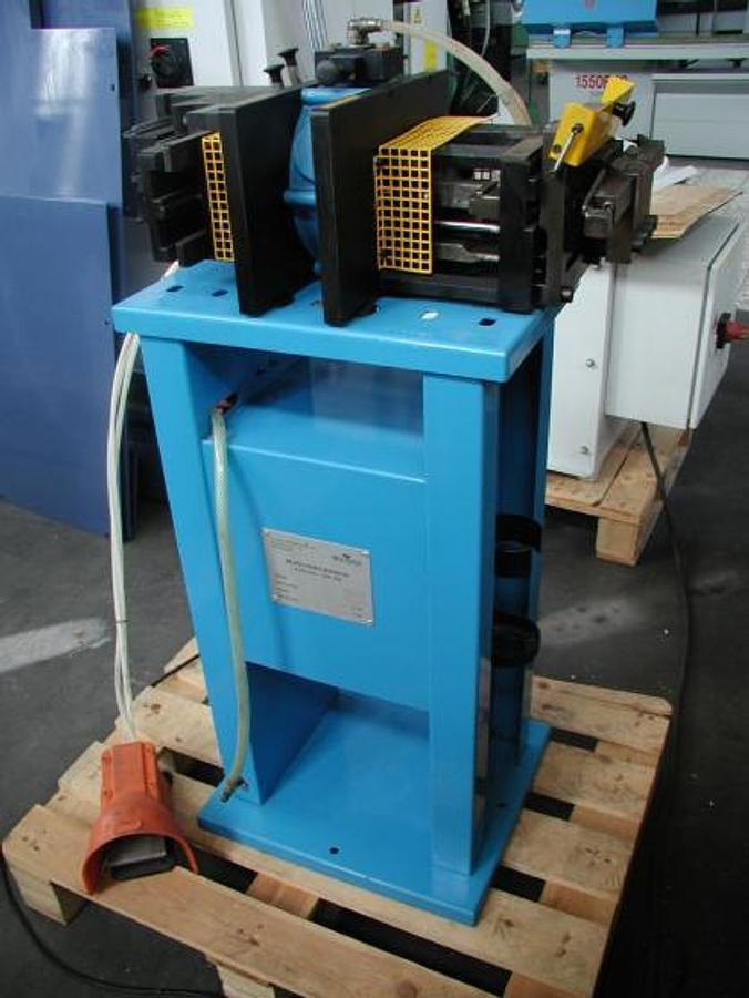 Multifunktionsstanze SCHÜCO - Matériel industriel: photos 1 Multifunktionsstanze SCHÜCO - Matériel industriel: photos 1