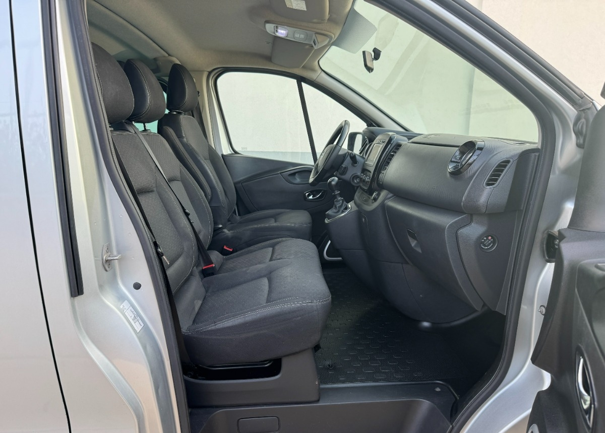 Opel Vivaro 2019 rok 9 osobowy nawiewy tylne Bezwypadkowy Niski przebieg FV23 — crédit-bail Opel Vivaro 2019 rok 9 osobowy nawiewy tylne Bezwypadkowy Niski przebieg FV23: photos 9