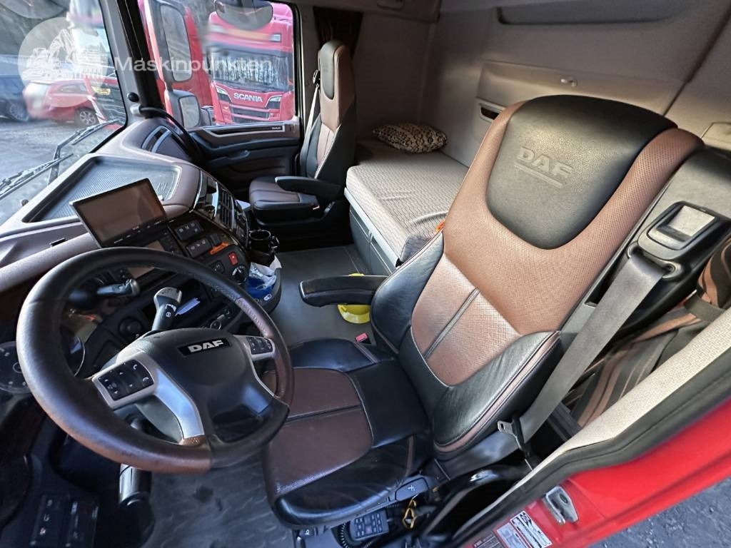 Camion porte-conteneur/ Caisse mobile DAF XF 530: photos 16