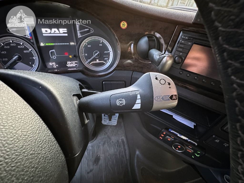 Camion porte-conteneur/ Caisse mobile DAF XF 530: photos 23