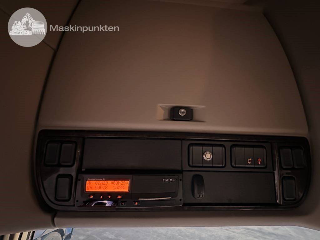 Camion porte-conteneur/ Caisse mobile DAF XF 530: photos 31