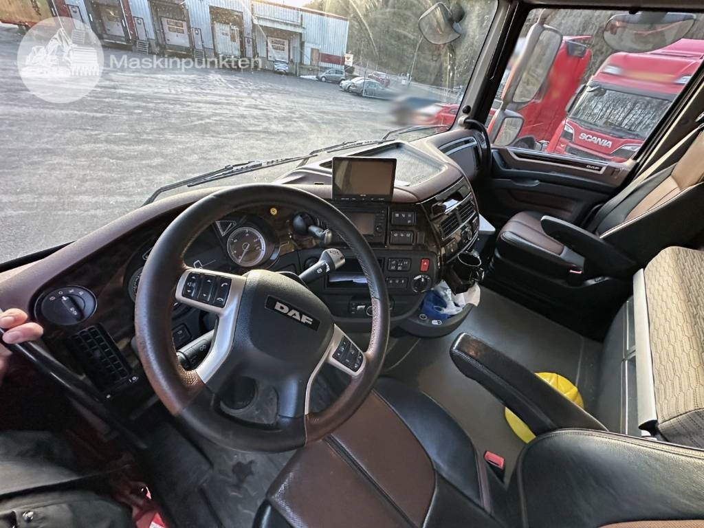 Camion porte-conteneur/ Caisse mobile DAF XF 530: photos 21