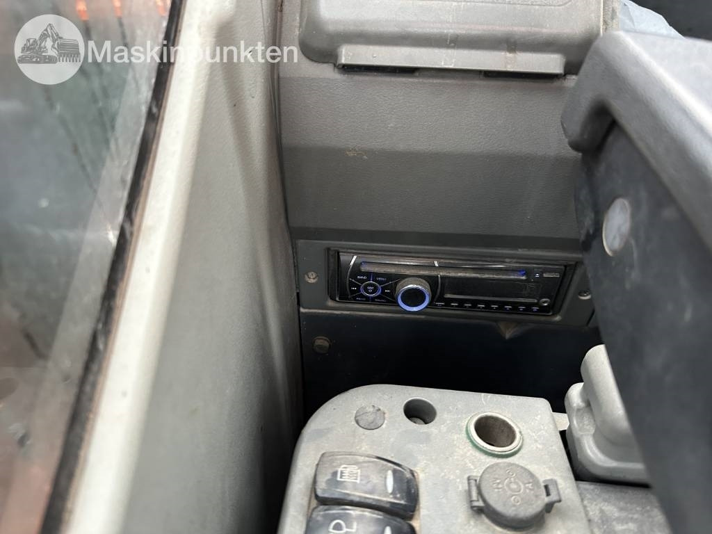 Pelle sur pneus Doosan DX 140 W med vagn och redskap: photos 24 Pelle sur pneus Doosan DX 140 W med vagn och redskap: photos 24