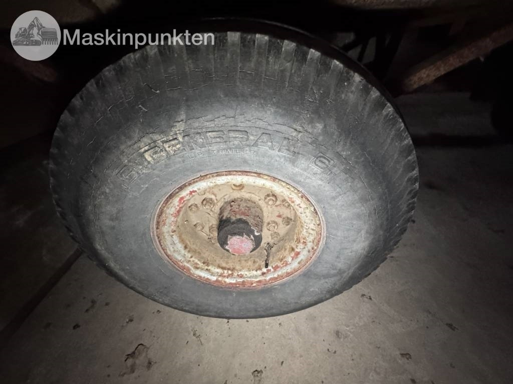 Semi-remorque benne Håkantorps vagn med sidotipp: photos 18 Semi-remorque benne Håkantorps vagn med sidotipp: photos 18