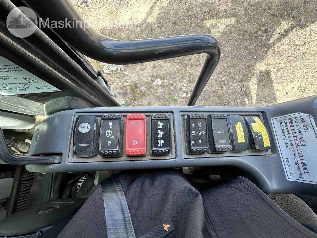 Hitachi ZX 140 W-5B  — crédit-bail Hitachi ZX 140 W-5B: photos 19