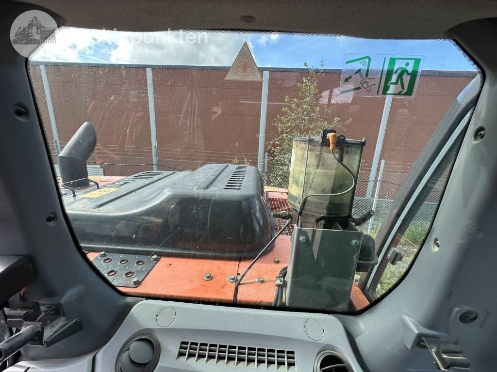 Hitachi ZX 140 W-5B  — crédit-bail Hitachi ZX 140 W-5B: photos 30