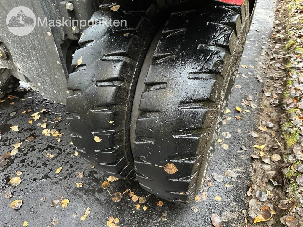 Pelle sur pneus Komatsu PW 148-11 med vagn och redskap: photos 29 Pelle sur pneus Komatsu PW 148-11 med vagn och redskap: photos 29