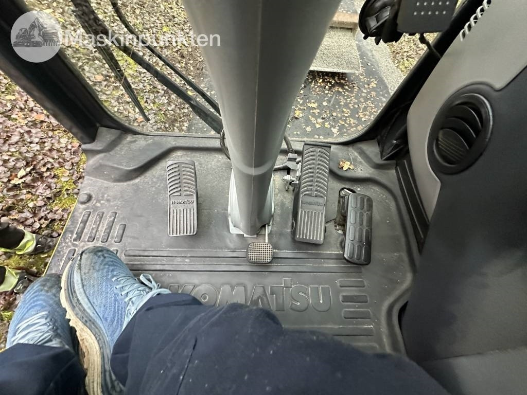 Pelle sur pneus Komatsu PW 148-11 med vagn och redskap: photos 21 Pelle sur pneus Komatsu PW 148-11 med vagn och redskap: photos 21