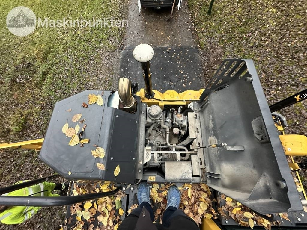 Pelle sur pneus Komatsu PW 148-11 med vagn och redskap: photos 50 Pelle sur pneus Komatsu PW 148-11 med vagn och redskap: photos 50