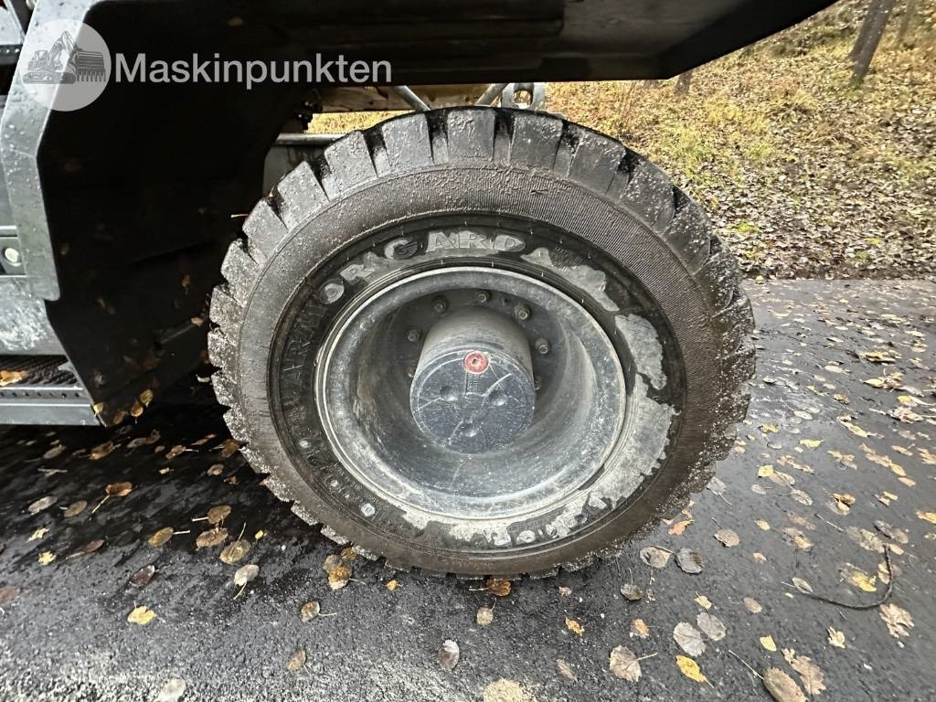 Pelle sur pneus Komatsu PW 148-11 med vagn och redskap: photos 32 Pelle sur pneus Komatsu PW 148-11 med vagn och redskap: photos 32