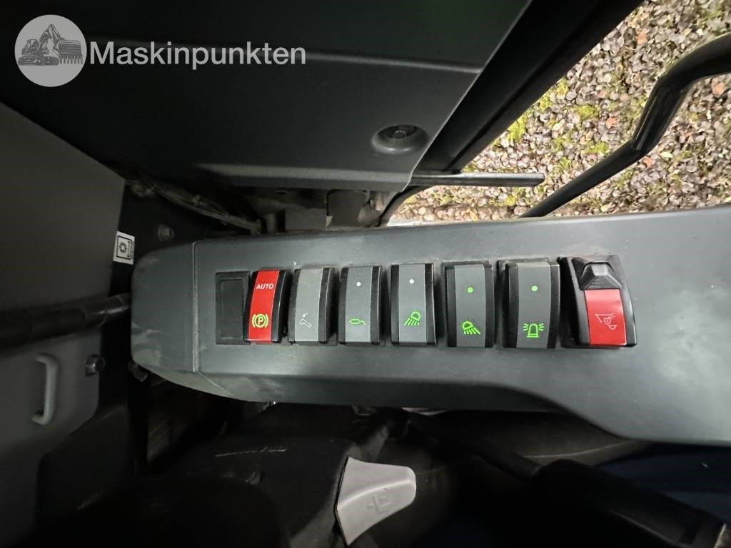 Pelle sur pneus Komatsu PW 148-11 med vagn och redskap: photos 20 Pelle sur pneus Komatsu PW 148-11 med vagn och redskap: photos 20