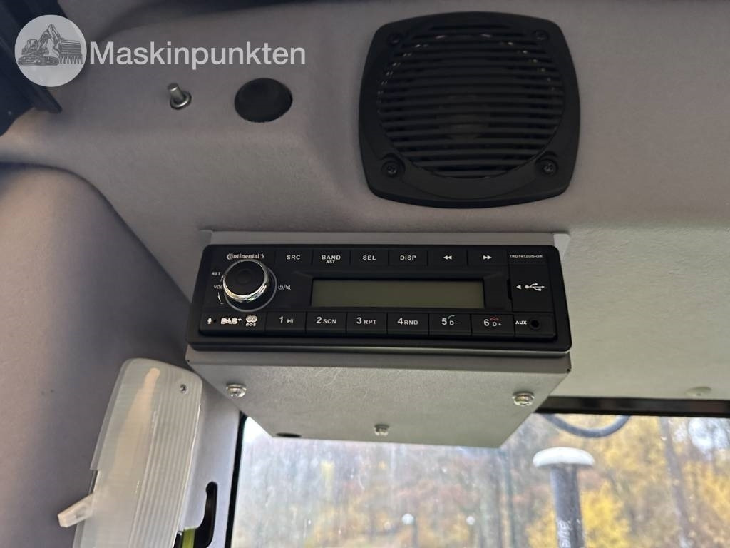 Pelle sur pneus Komatsu PW 148-11 med vagn och redskap: photos 26 Pelle sur pneus Komatsu PW 148-11 med vagn och redskap: photos 26