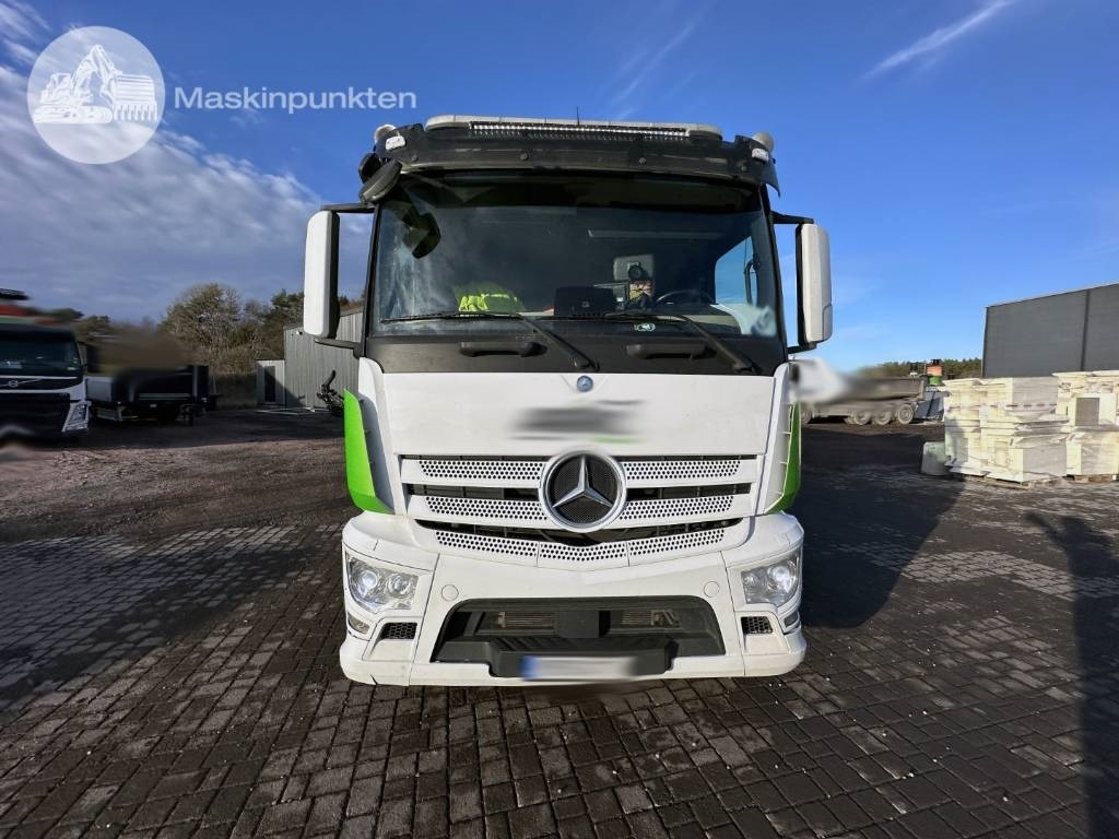 Mercedes-Benz 2543 - Camion grue: photos 4 Mercedes-Benz 2543 - Camion grue: photos 4
