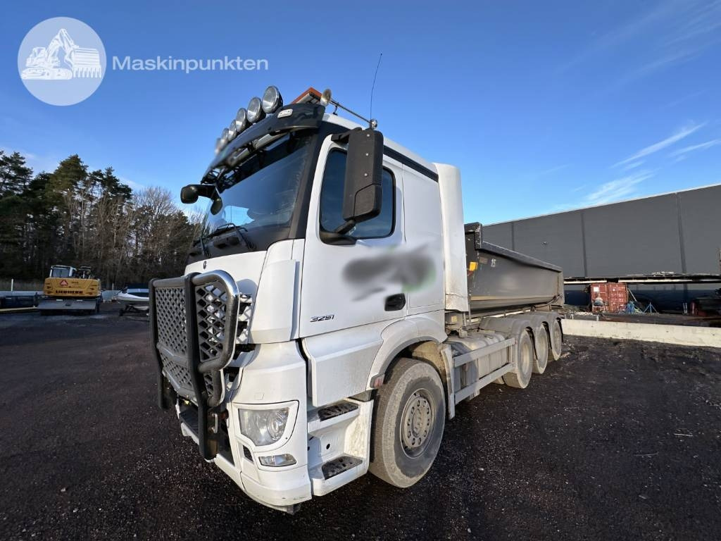 Mercedes-Benz Arocs 3251 - Camion ampliroll: photos 1 Mercedes-Benz Arocs 3251 - Camion ampliroll: photos 1