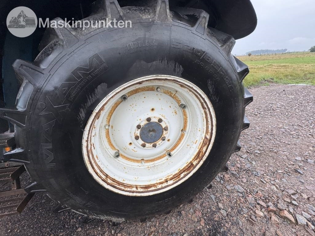 New Holland 8560 - Tracteur agricole: photos 5 New Holland 8560 - Tracteur agricole: photos 5