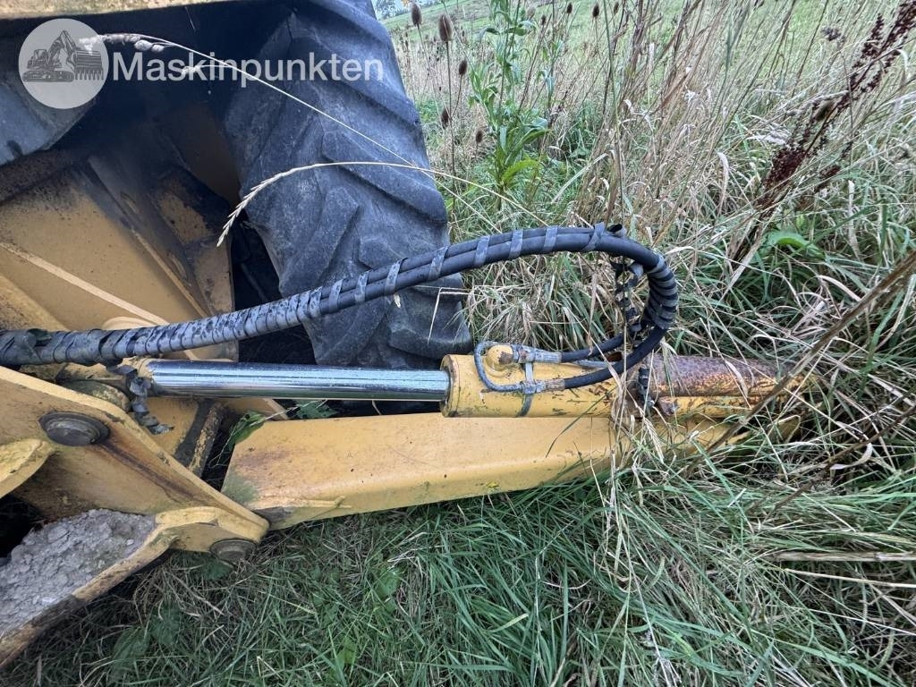 Tractopelle New Holland LB 115: photos 41 Tractopelle New Holland LB 115: photos 41