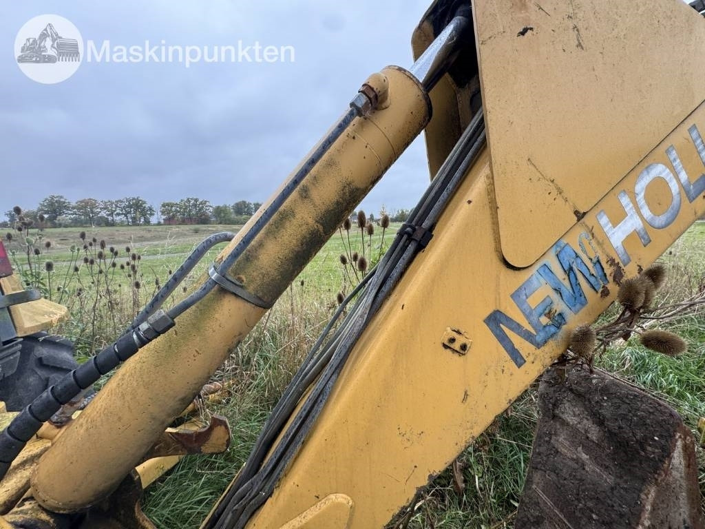 Tractopelle New Holland LB 115: photos 19 Tractopelle New Holland LB 115: photos 19