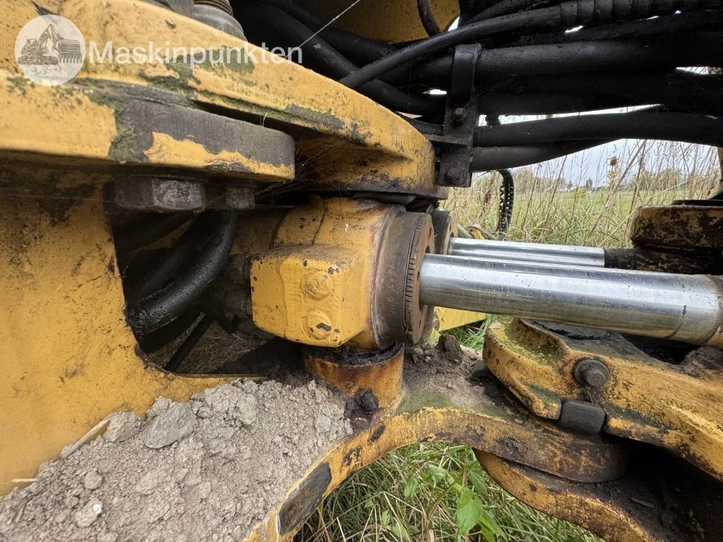 Tractopelle New Holland LB 115: photos 14 Tractopelle New Holland LB 115: photos 14